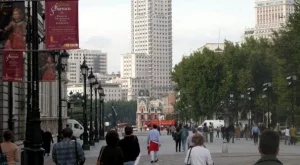 Една пета от испанците си искат песетата