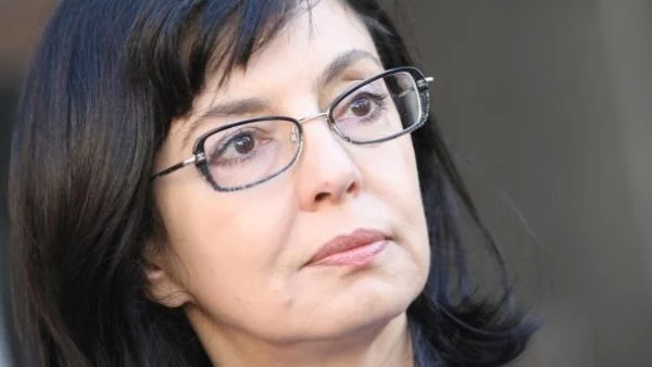 Кунева: Икономиката ни е с век, век и половина назад