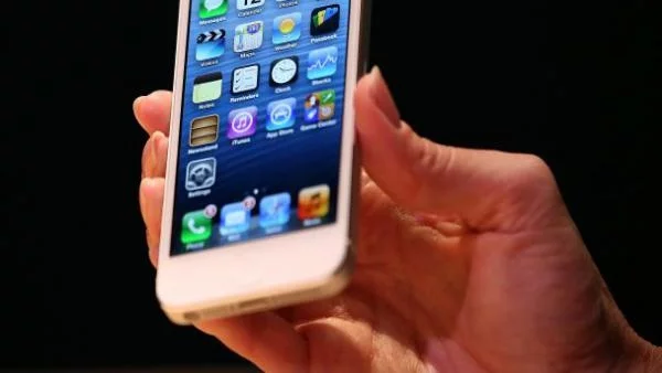 Епъл представи iPhone 5