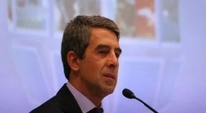 2012/09/13/0866393001380574632