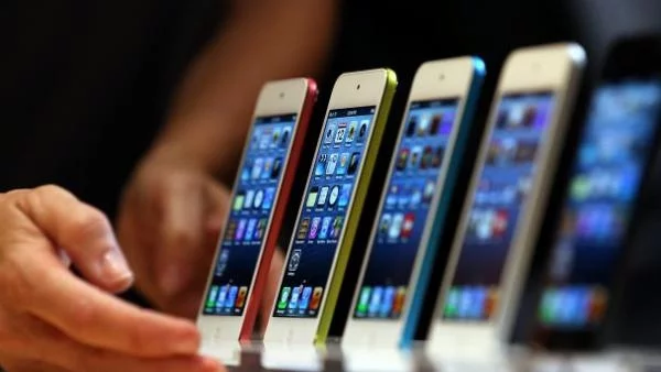 Рекордни поръчки на iPhone 5