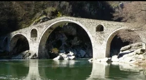 2012/09/18/0840627001380574443