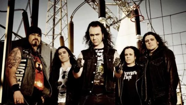 Moonspell утоляват жаждата с десетки литри вода