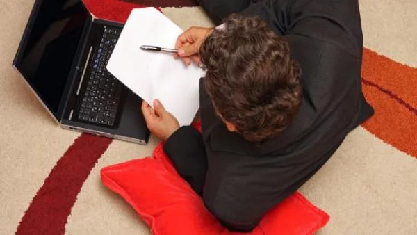 Дефицитът на САЩ тревожи повече инвеститорите от европейските дългове  