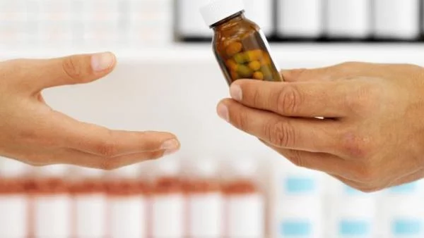 НПО: Българите доплащат 50% за лекарствата