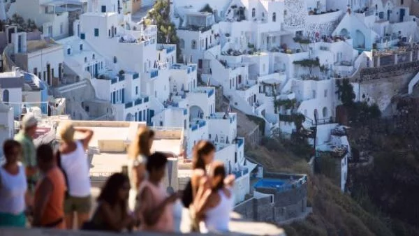  Гърция се нуждае от още милиарди евро