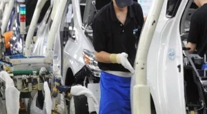 Японските автогиганти свиват производството си в Китай