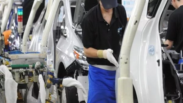 Японските автогиганти свиват производството си в Китай