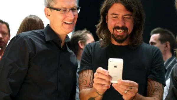 Следващият iPhone ще е с гъвкав дисплей?