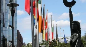 2012/10/10/0681769001380573272