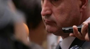 Взимат лиценза на Он Травъл