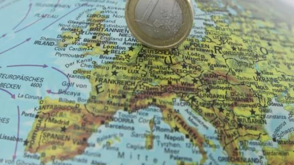 Несигурността около Испания тегне над еврото