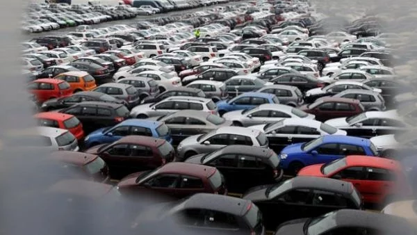 Автопазарът в Европа удари спирачки