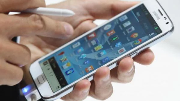 1 милиард души притежават смартфон 