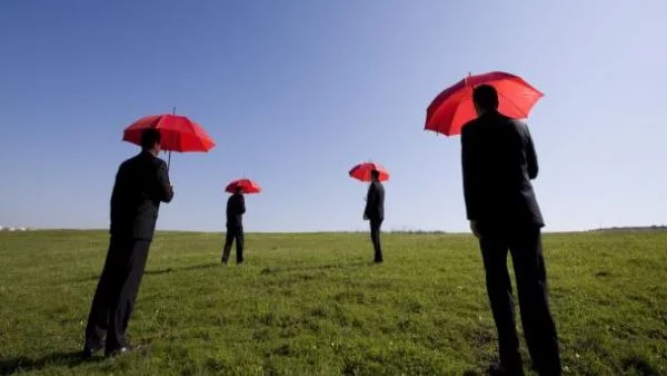 Парадоксите на българския застрахователен пазар