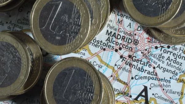 Испания - под натиск от всички страни