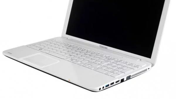 Първите лаптопи Toshiba с Windows 8 вече в България