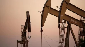 Цената на петрола тръгна надолу