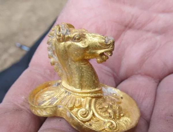 Уникално тракийско златно съкровище намериха в Свещари