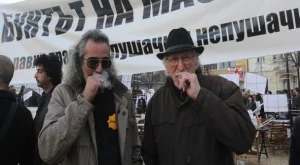 Пушачи и ресторантьори в защита на дима