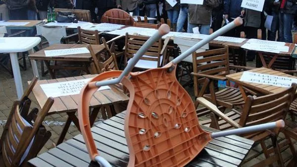 Лекари: Не е вярно, че заведенията губят от забраната за пушене