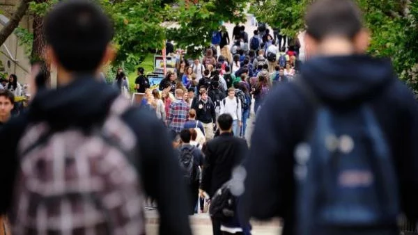 Студенти и преподаватели протестираха в Италия