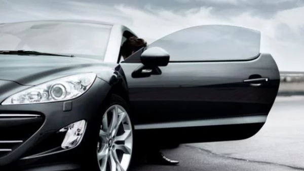 Вносителят на Пежо за България глътна дилъра на БМВ