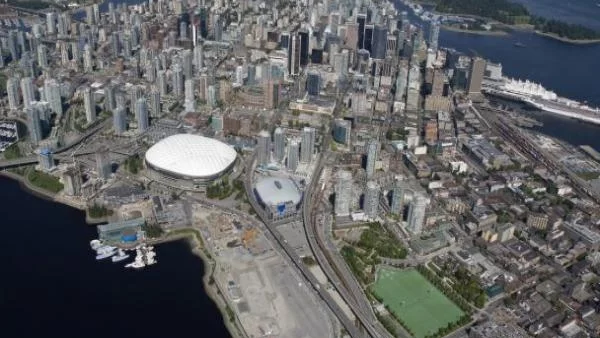 Канадският ръст удари спирачки