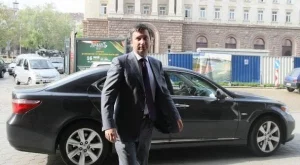 Алфа банк погълна Икономедия?