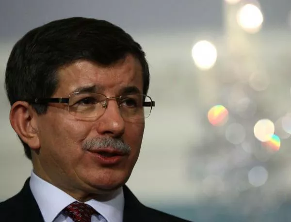 Давутоглу зове за сътрудничество между турците и арабите