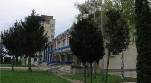 24-годишен българин иска летище Горна Оряховица