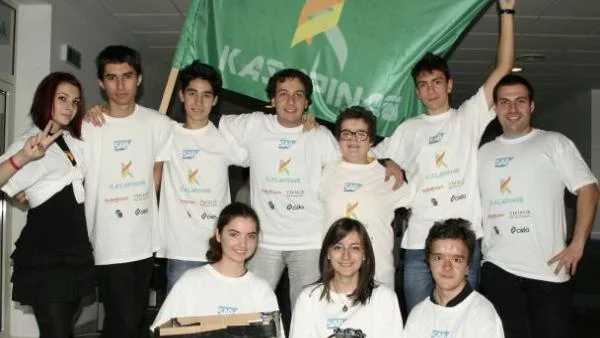 Отново имаме отбор на финал на престижно състезание по роботика