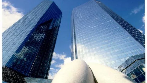 Конспирация е спасила Deutsche Bank от национализация?