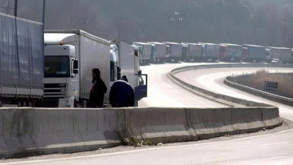 Износът ни към ЕС продължава да пада