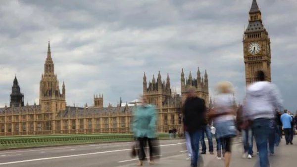 Островът се стяга за масивен наплив на българи и румънци