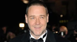 Ръсел Кроу си има нова приятелка