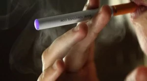 Компания измисли как да тушира закон за пушенето в Австралия