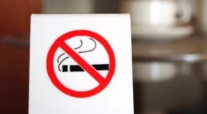 Забраната за пушене остава