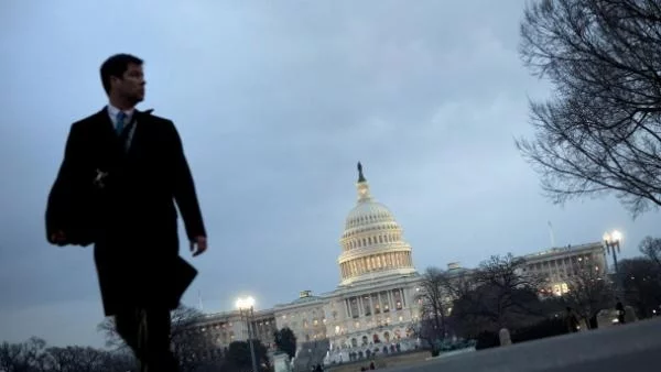 Крайният срок за фискалната пропаст в САЩ приближава, споразумение няма