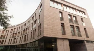 1 кв.м лукс апартамент в Москва колкото 1 кг злато