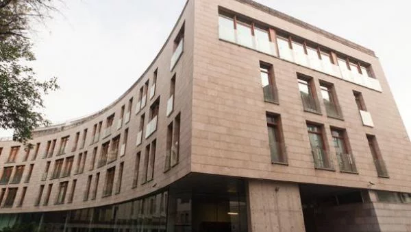 1 кв.м лукс апартамент в Москва колкото 1 кг злато