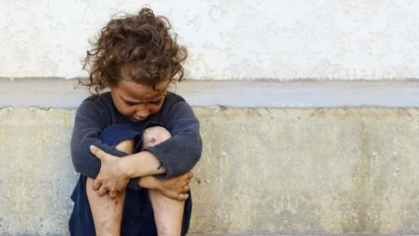 Арестуваха българи, занимавали се с детска порнография в Испания