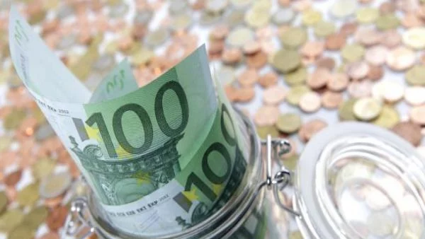 Доларът на най-високи нива спрямо йената от 2,5 години