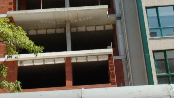 Имотният пазар ще трябва да пази позиции през 2013 година