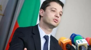 Добрев: Няма да се мине без съкращения във ВМЗ