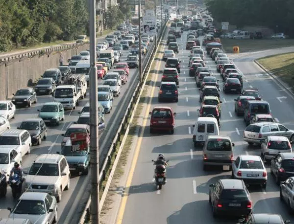 До 9 мин. закъсняват колите на градския транспорт в най-натоварените участъци на столицата