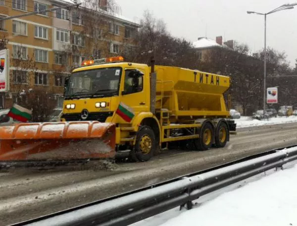 158 снегорина спасяват София от снега
