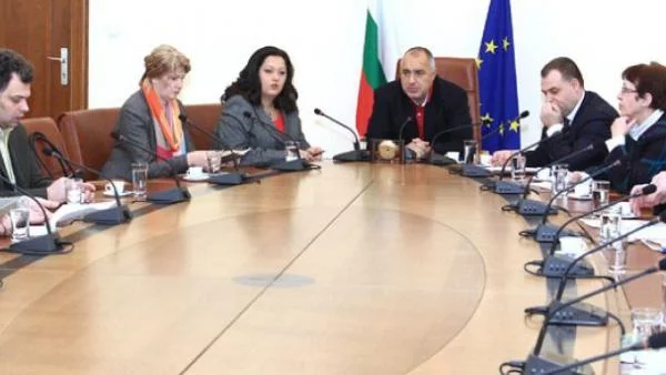 Субсидиите за земеделците ще се забавят