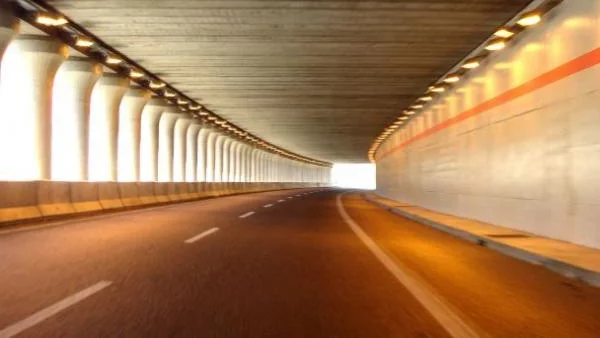 Тежки времена за малките играчи в пътното строителство вещае експерт