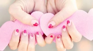 Сърца по ноктите (видео)